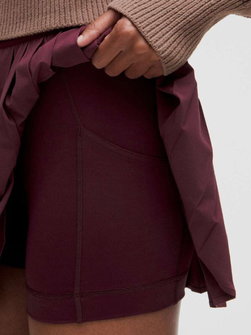 High-Rise Pleated Tennis Skirt (Size 6) in Garnet - Picture 5 of 7